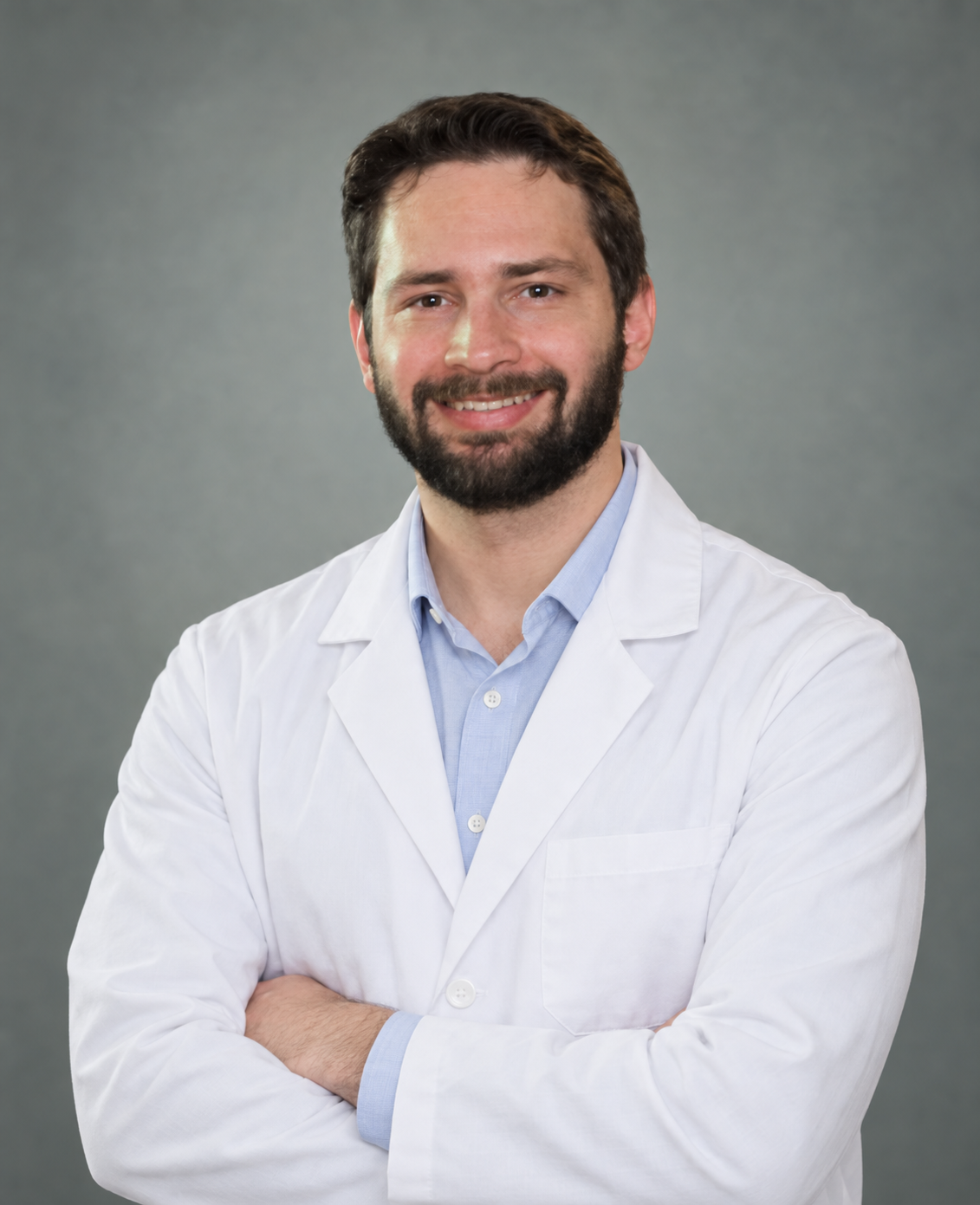 Dr. Paulo Victor Alves Pinto, de jaleco